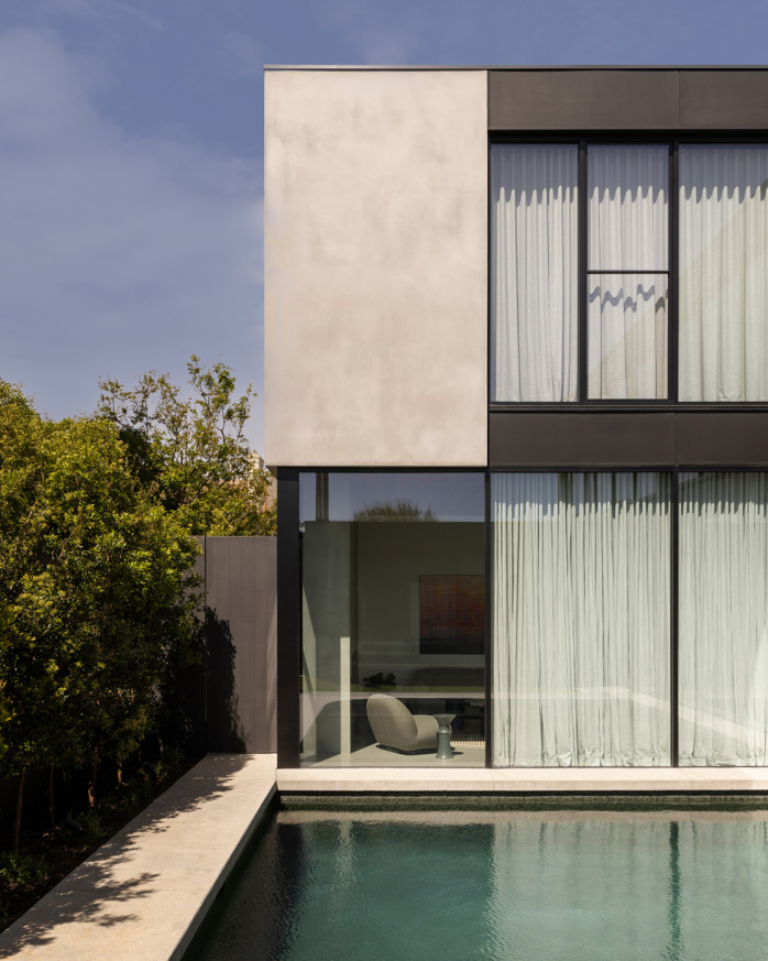 Cantilever House + est living